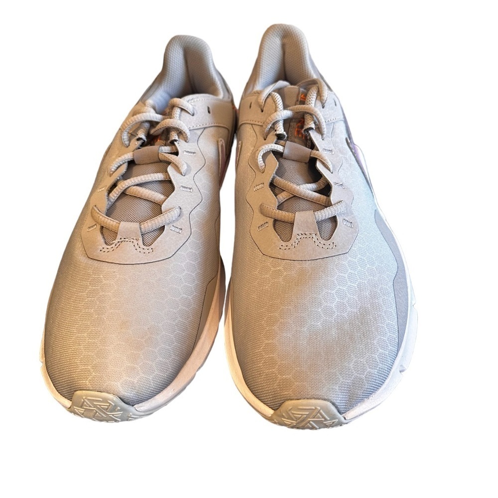 CLEARANCE NIB W Nike Legend Essential 2 - Picture 6 of 7
